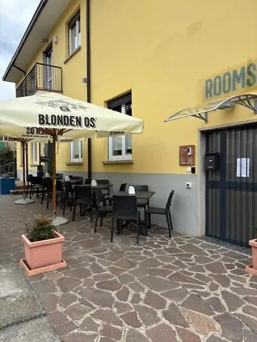 Guest house Airuno Rooms