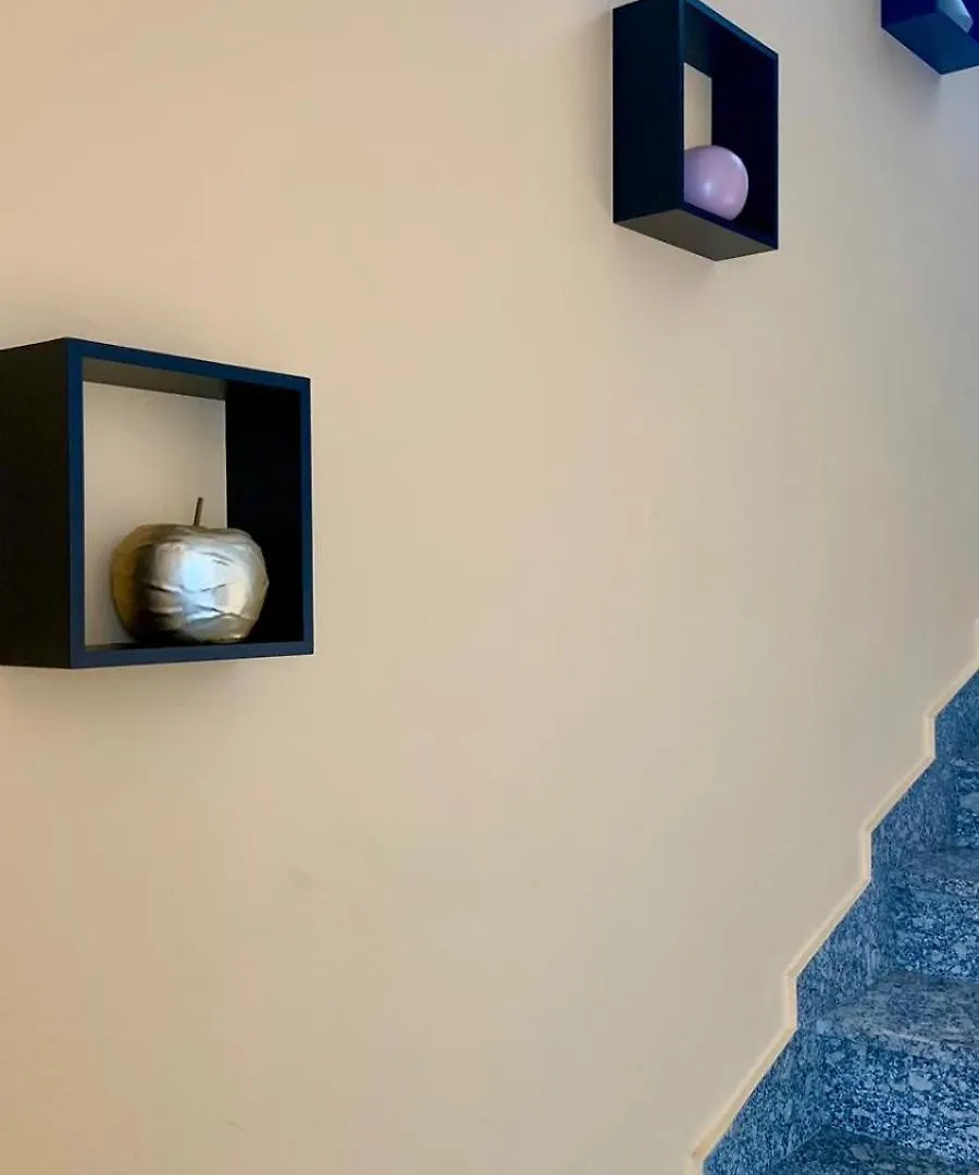 Airuno Rooms 0*,